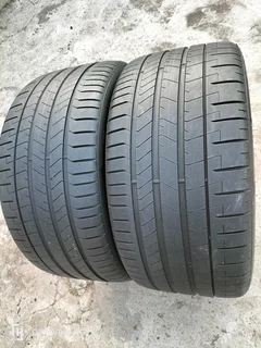 2x 315/35/22 Pirelli pzero normal tyres like new