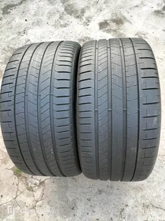 2x 315/35/22 Pirelli pzero normal tyres like new