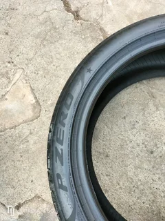 2x 275/40/22 Pirelli pzero Runflat