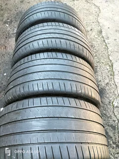 Set 285/35/22 and 315/30/22 Michelin pilot Sport 4S