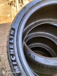 Set 285/35/22 and 315/30/22 Michelin pilot Sport 4S