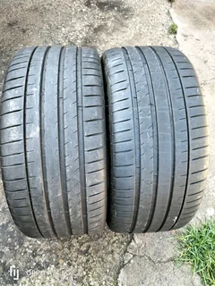 2x 285/35/22 Michelin pilot Sport 4S like new