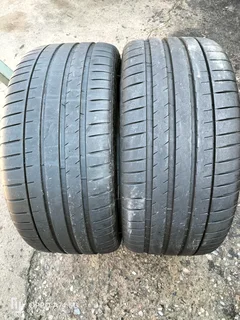 2x 285/35/22 Michelin pilot Sport 4S like new