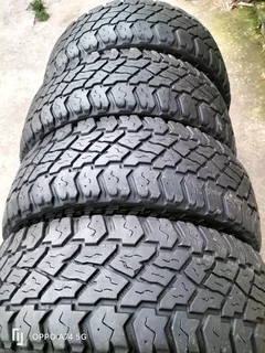 Set 285/70/17 Cooper Discoverer STMax