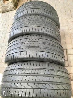 4tyres 265/40/21 Pirelli pzero normal tyres like new