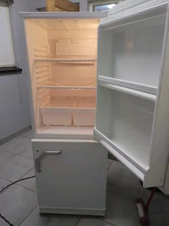 Excellent working 317L Defy fridge for sale R2000 Works like a new fridge