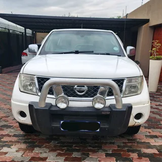 NISSAN NAVARA KING CAB 4X4 DCI IN (AMAZING CONDITION) VERY POWERFUL/VERY RELIABLE