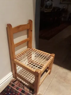 Antieke Lemoenhout Riempie stoeltjie