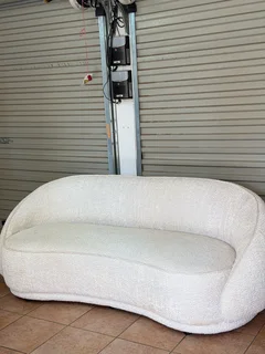 2-Piece Couch Set for Sale – Excellent Condition! I’m selling my beautiful 2-piece couch set for R7,