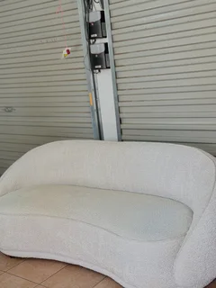 2-Piece Couch Set for Sale – Excellent Condition! I’m selling my beautiful 2-piece couch set for R7,