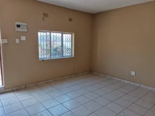 Basement to Let Reservoir Hills - Contact Sandy - 081 582 3499