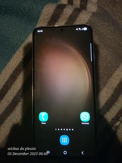 Samsung s23 256gb phone is in mint condition no cracks never been opened