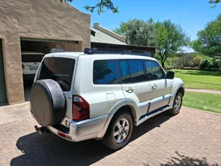2003 Mitsubishi Pajero 3.2D-iD GLS Automatic