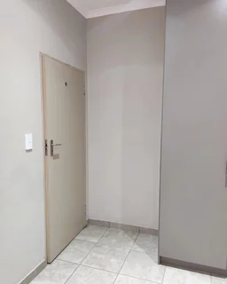 Room to rent in a 2 bedroom shared apartmentNear Beyers Naudé, cradlestone mall and blueberry square