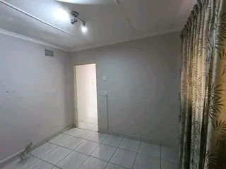 Two Bedroom To-let  in  Mobeni heights Durban