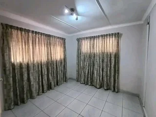Two Bedroom To-let  in  Mobeni heights Durban