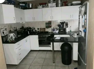 Two bedroom  Unit To-let in Reservoirhills Durban