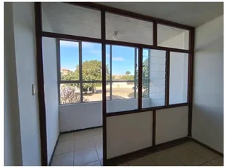 1,5 Bedroom flat To-let in Morningside Durban