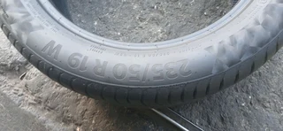 A set of 4 tyres 235/50/19 runflat tyres for mercedes