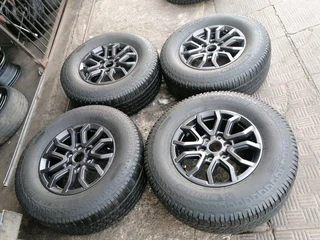 A set of 17&#34; mags and michelin tyres 285/65/17