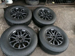 A set of 17&#34; mags and michelin tyres 285/65/17