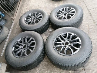 A set of 17&#34; mags and michelin tyres 285/65/17
