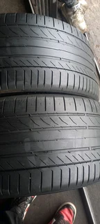 2x275/40/19 continental normal tyres in a very good condition