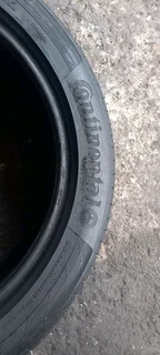 2x275/40/19 continental normal tyres in a very good condition