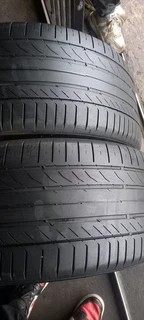 2x275/40/19 continental normal tyres in a very good condition