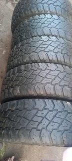 A set of 5 tyres 285/70/17 in a very good condition with no damages
