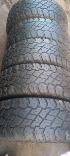 A set of 5 tyres 285/70/17 in a very good condition with no damages