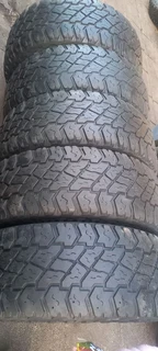 A set of 5 tyres 285/70/17 in a very good condition with no damages