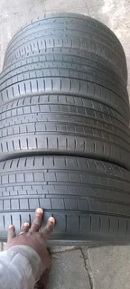 A set of 255/55/19 dunlop tyres in a very good condition