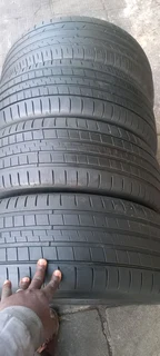 A set of 255/55/19 dunlop tyres in a very good condition