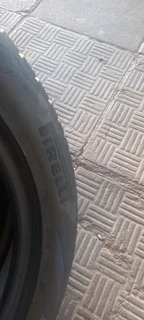 2x235/50/20 pirelli tyres in a very good condition like new