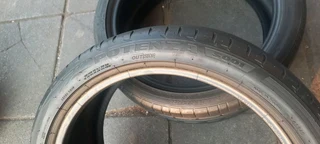 2x225/40/18 normal tyres in a very good conditionwith no damages