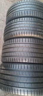 A set of 245/35/20 and 275/30/20 brand new pirelli runflat tyres