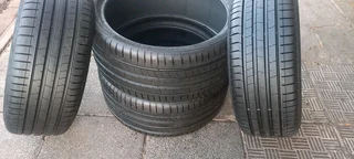 A set of 245/35/20 and 275/30/20 brand new pirelli runflat tyres