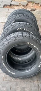 A set of 285/60/18 bfgoodrich ko2 tyres