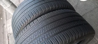 2x285/40/23 pirelli normal tyres for range rover