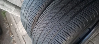 2x285/40/23 pirelli normal tyres for range rover