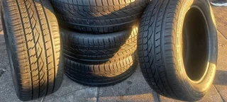 A set of 5 tyres 255/55/19 continental in a very good condition with no damages