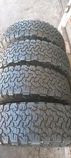 A set of 265/75/16 like new tyres bfgoodrich ko2