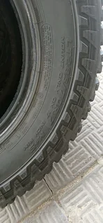 A set of 5 tyres 285/70/17 cooper discoverer st maxx for jeep wrangler