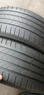 2x235/50/20 bridgestone tyres in a very good condition