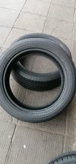 2x235/50/20 bridgestone tyres in a very good condition