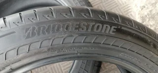 2x235/50/20 bridgestone tyres in a very good condition