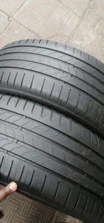 2x235/50/20 bridgestone tyres in a very good condition