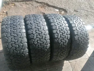 A set of 265/60/18 bfgoodrich ko2 tyres in a very good condition
