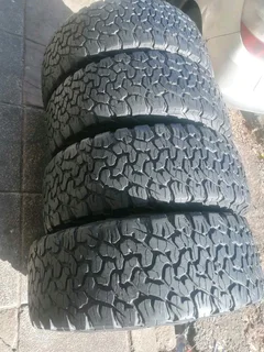 A set of 265/60/18 bfgoodrich ko2 tyres in a very good condition